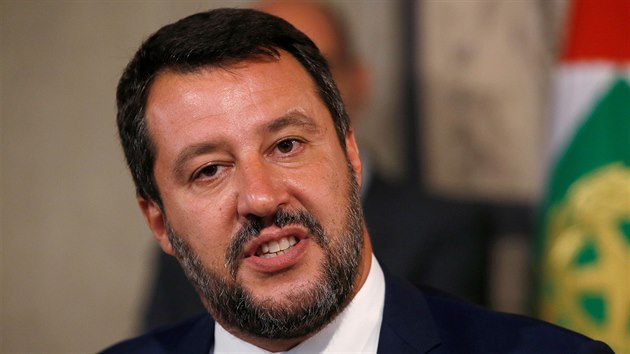 Matteo Salvini ped novini po schzce s prezidentem Sergiem Mattarellou v m (28. srpna 2019)