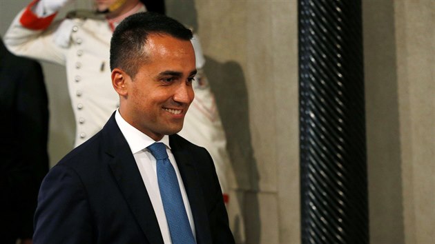Ldr Hnut pti hvzd Luigi di Maio po schzce s italskm prezidentem v m. (28. srpna 2019)