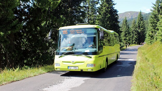 Na Zlat nvr v letn sezon jezd nkolikrt denn autobus z Jilemnice a Hornch Mseek.