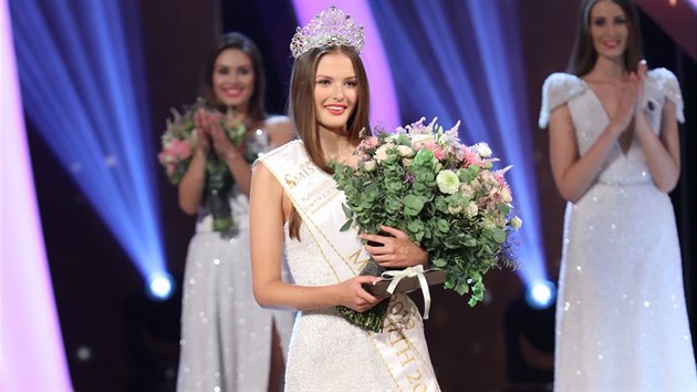 esk Miss Earth 2019 a esko-Slovensk Miss 2019 Klra Vavrukov (25. srpna 2019)