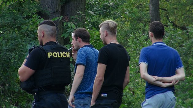 Do vily Radovana Krej���e vniklo n�kolik lid�, jeden z nich se zranil. (28. srpna 2019)