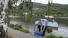 Převozník Josef Třešňák provozuje v okolí Ústí dva přívozy.
