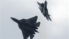Ruské bojové letouny Suchoj Su-57 páté generace na letecké show na letišti... | na serveru Lidovky.cz | aktuální zprávy