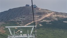 Lanová dráha na Snku je v provozu od prosince 2013, druhý úsek od února 2014.