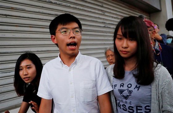 Hongkongtí aktivisté Joshua Wong a Agnes Chowová (30. srpna 2019)