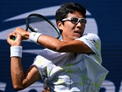Korejec ong Hjon hraje bekhend ve tetm kole US Open.
