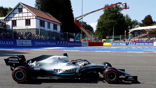 Lewis Hamilton ze stje Mercedes bhem kvalifikace na Velkou cenu Belgie