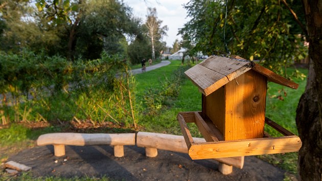 Neudrovanou plochu u Mlnskho potoka a frekventovan cyklostezky smujc na koupalit Podbrady v olomouck Betislavov ulici petvoili mstn lid pedevm ze tvrt epn a Hejn bhem dvou let v park, jeho podobu si pedtm sami navrhli.