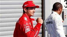 Charles Leclerc z týmu Ferrari slaví vítězství v kvalifikaci na Velkou cenu...