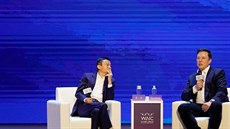 Elon Musk a Jack Ma na Svtové konferenci o umlé inteligenci v anghaji, 29....