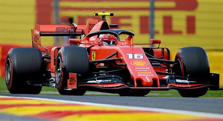 Charles Leclerc z Ferrari na trati Velk ceny Belgie