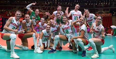 Volejbalistky Bulharska se radují z výhry nad Ázerbájdánem v osmifinále...