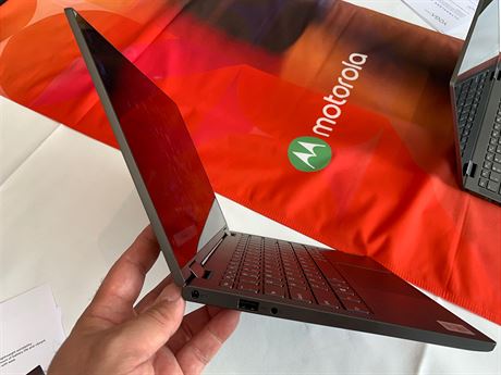 Lenovo Yoga C640