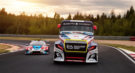 Brn�nský automotodrom uvidí v pátek ojedin�lou závodní exhibici t�í na�lapaných...