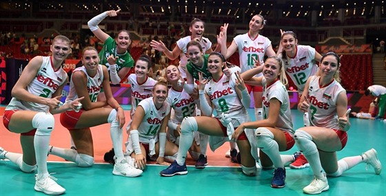 Volejbalistky Bulharska se radují z výhry nad Ázerbájdánem v osmifinále...