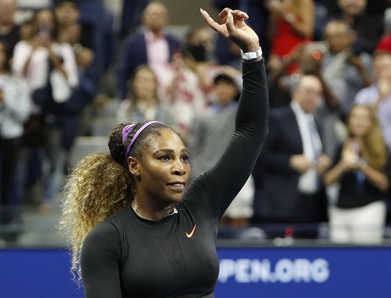 Amerianka Serena Williamsová se raduje z postupu do finále US Open.