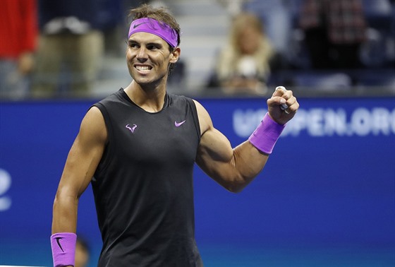 panl Rafael Nadal se raduje z postupu do finále US Open.