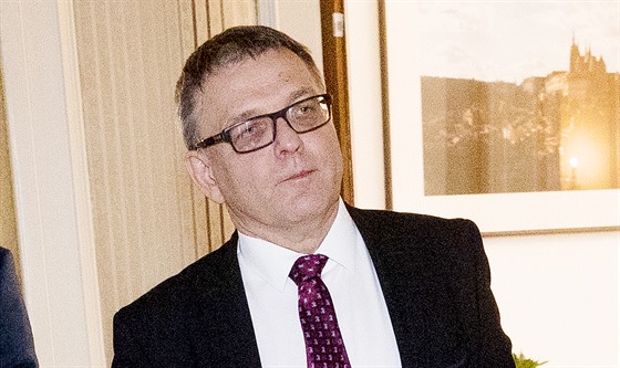 Ministr kultury Lubomír Zaorálek pichází na jednání vlády. (2. záí 2019)