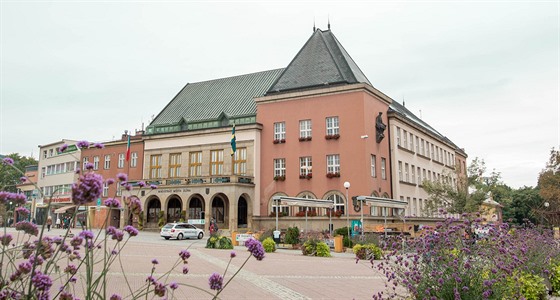 Budova radnice na náměstí Míru ve Zlíně.