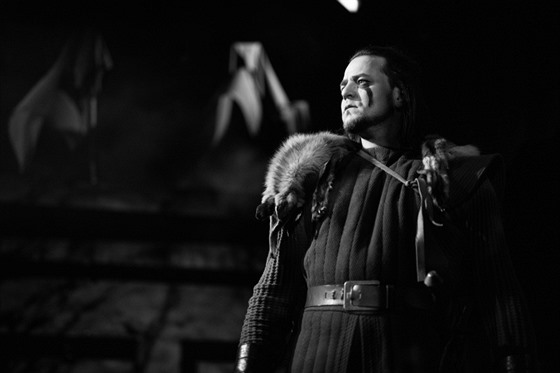 Záběr ze zkoušek nastudování Macbetha divadelním spolkem Kašpar