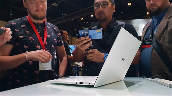 Acer Swift 5 na představení v novém HUB27 na berlínském výstavšti na IFA 2019.