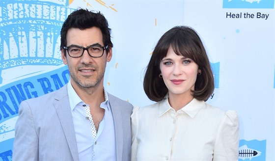 Jacob Pechenik a  Zooey Deschanelová (Santa Monica, 17. kvtna 2018)