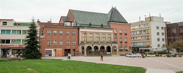 Budova radnice na náměstí Míru ve Zlíně.