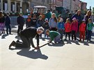 Na tesaskm workshopu na nmst v Chebu vznik replika krovu presbyte...