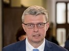 Ministr prmyslu a obchodu Karel Havlíek pichází na zasedání vlády. (2. záí...