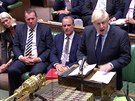 Britský premiér Boris Johnson během úterního jednání britského parlamentu. (3....