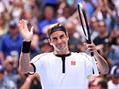 výcar Roger Federer se raduje z postupu do tvrtfinále US Open.