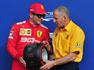 Charles Leclerc (Ferrari) se raduje z triumfu v kvalifikaci na Velkou cenu...