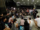 Prominentní demonstranti bhem tiskové konference v Hongkongu. (4. záí 2019)