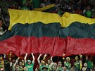 Litevtí fandové bhem zápasu s Austrálií