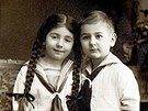 Meda Mládková s bratrem Frantikem (1923)