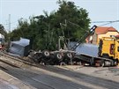 U trati v Uhínvsi  se stetl kamion s vlakem (6. 9. 2019)