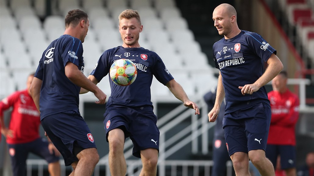 Martin Doležal (vlevo), Jakub Brabec a Michael Krmenčík na tréninku národního...