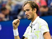 Rus Daniil Medvedv se povzbuzuje v semifinle US Open.