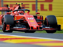 Charles Leclerc z Ferrari na trati Velk ceny Belgie