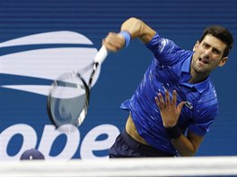 Srb Novak Djokovi bhem osmifinle US Open.