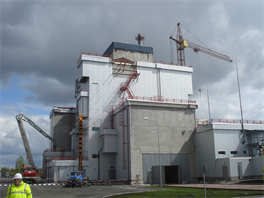 Dokon�ování budovy, kde se budou upravovat vyho�elé palivové soubory...