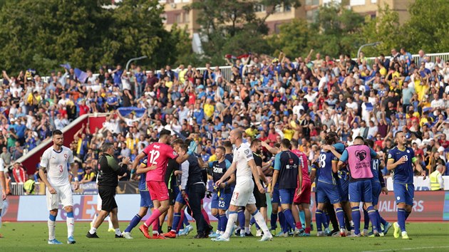Hri Kosova se raduj z vhry nad eskem v kvalifikaci na mistrovstv Evropy.