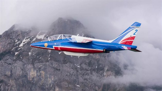 Francouzsk akrobatick skupina Patrouille de France na strojch Alpha Jet