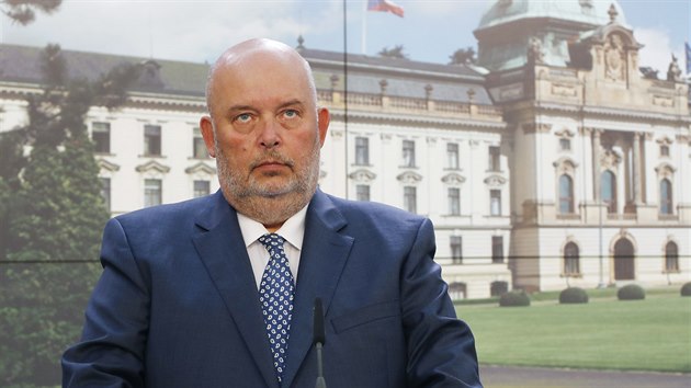 Ministr zemdlstv Miroslav Toman pi tiskov konferenci po jednn vldy. (2. z 2019)