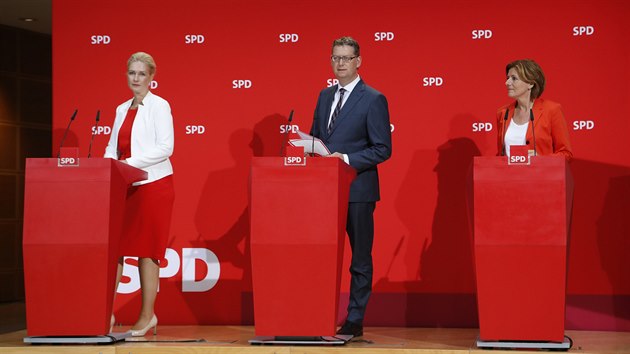 Pedstavitel sociln demokracie (SPD) reaguj na zveejnn prvnch odhad vsledk zemskch voleb. (1. z 2019)