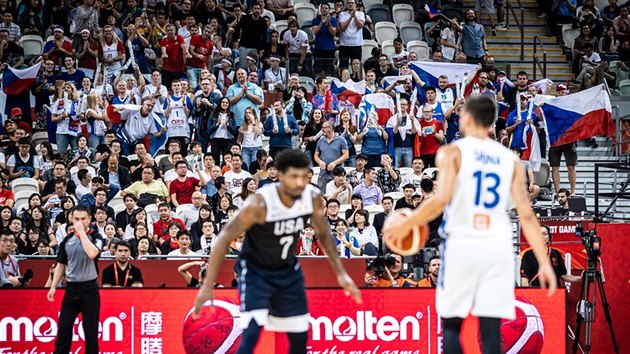 et fanouci ocenili vkon basketbalist v zvru utkn se Spojenmi stty.