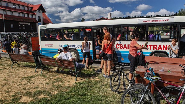 Nvtvnci si zamilovali umavu a rok od roku jejich poet neustle stoup. Nkte starostov obc se domnvaj, e pokud by se zpoplatnily nkter trasy, turist by se pesunuli jinam.