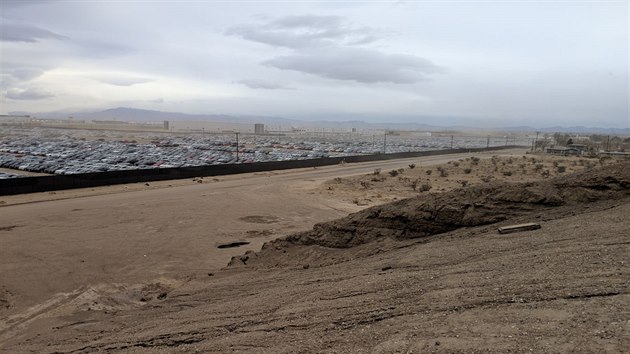Odkladiště automobilů vykoupených z Dieselgate v kalifornském Victorville v lednu 2019
