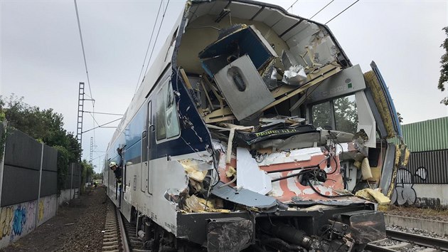 Na trati u Uhnvsi se stetl kamion s vlakem. (6. 9. 2019)