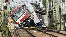 Sráka vlaku s nákladním autem v japonské Jokoham (5. srpna 2019)